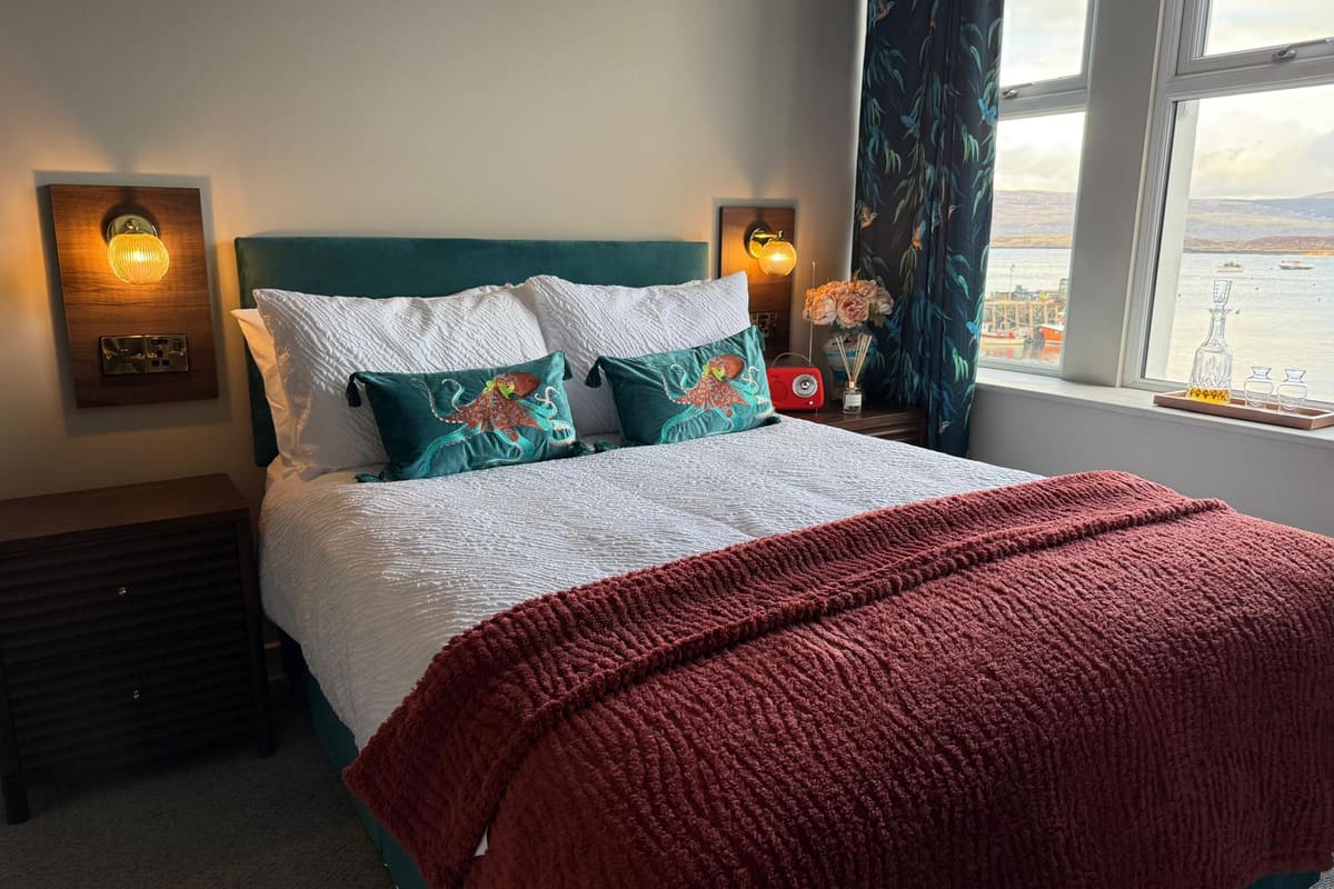 A sea-view letting bedroom